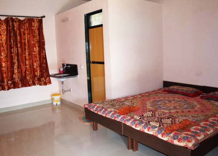 Indira Guest House, Alibaug 5